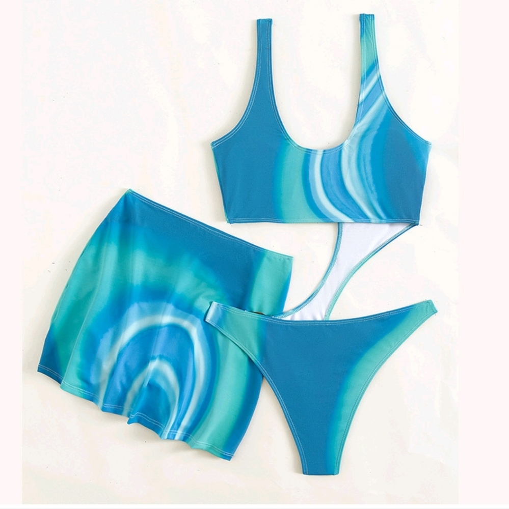 Ultra sexy and revealing swim size large with cover up - Picture 14 of 14